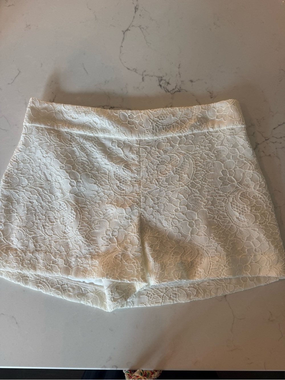 Alice + Olivia White Lace High-Waist Tailored Shorts - Picture 3 of 5